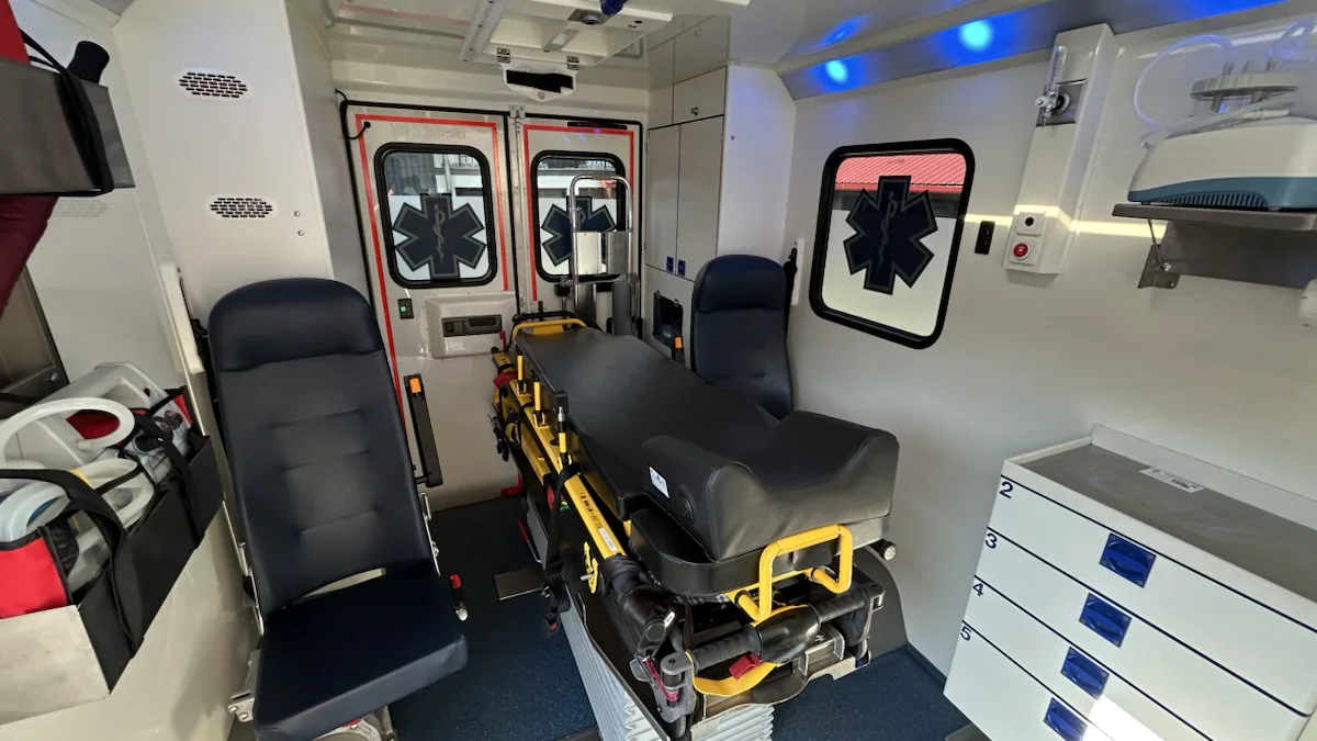 Targa si scaune interior ambulanta TADYMED